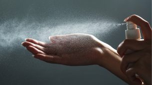 LAB_3_22_Dominika_Sosinska_NIEWLASCIWE_UZYWANIE_SUBSTANCJI_BIOBOJCZYCH_iStock-1217537333