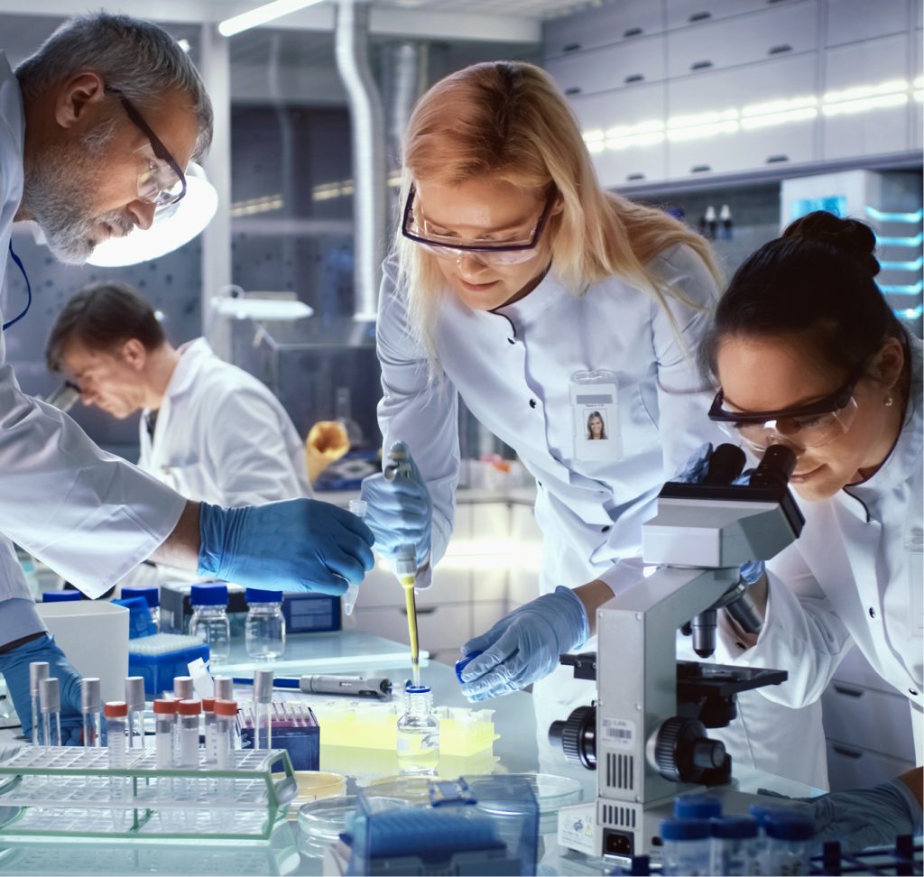 LAB_4_21_Rajmund_Michalski_NAGRODY_NOBLA_SPOJRZENIE_NA_HISTORIE_iStock-827581056