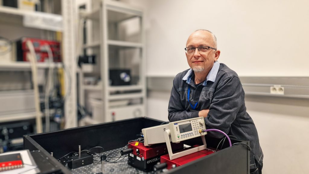 lab-zmianą-barwy-reaguje